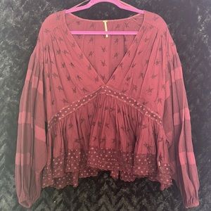 Burgundy, V-neck top with lace details!